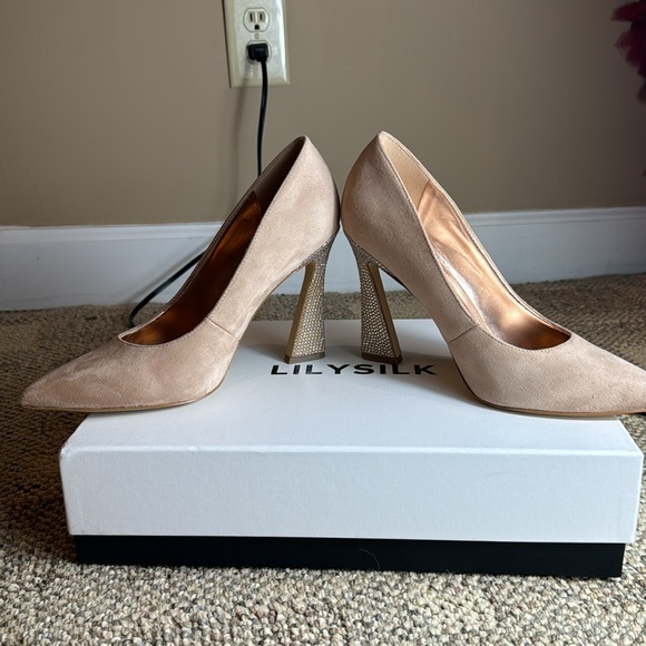 NWOT • Nine West • Women's Tunips Pointy Toe Pump • Barely Nude/Rhinestone • 8M - Picture 10 of 17